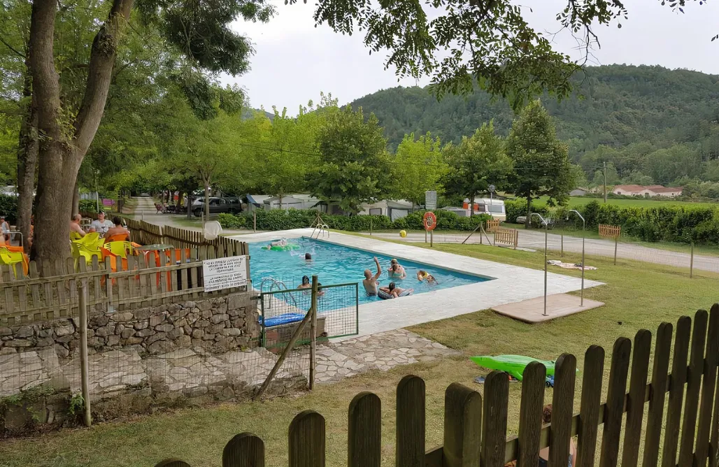 alojamientos AlohaCamp La soleia d'Oix - Bungalows (Cabañas) 3