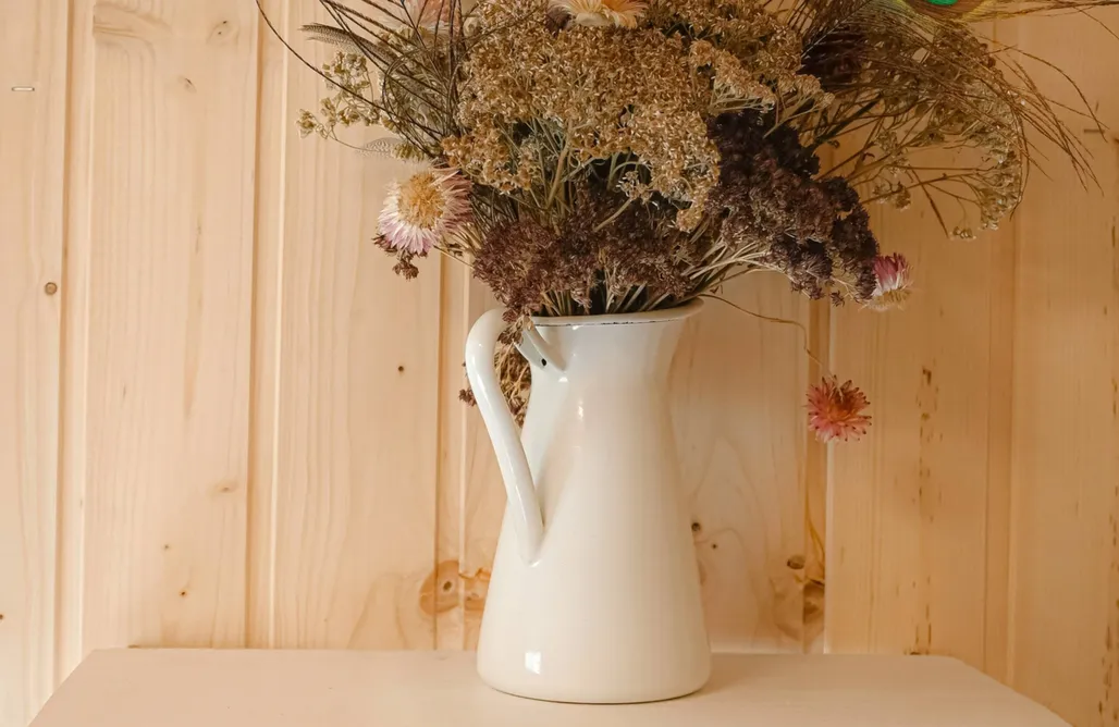 AlohaCamp Bienen-Wagen mit Kamin& Sauna ganzjährig nutzbar 1