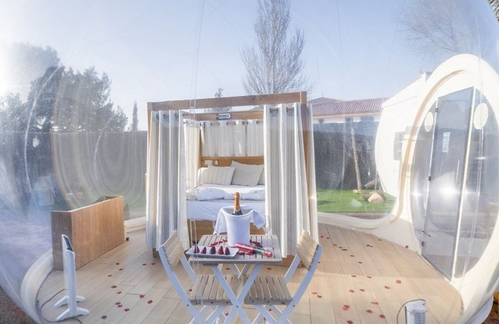 AlohaCamp Newton burbuja baño exterior 1