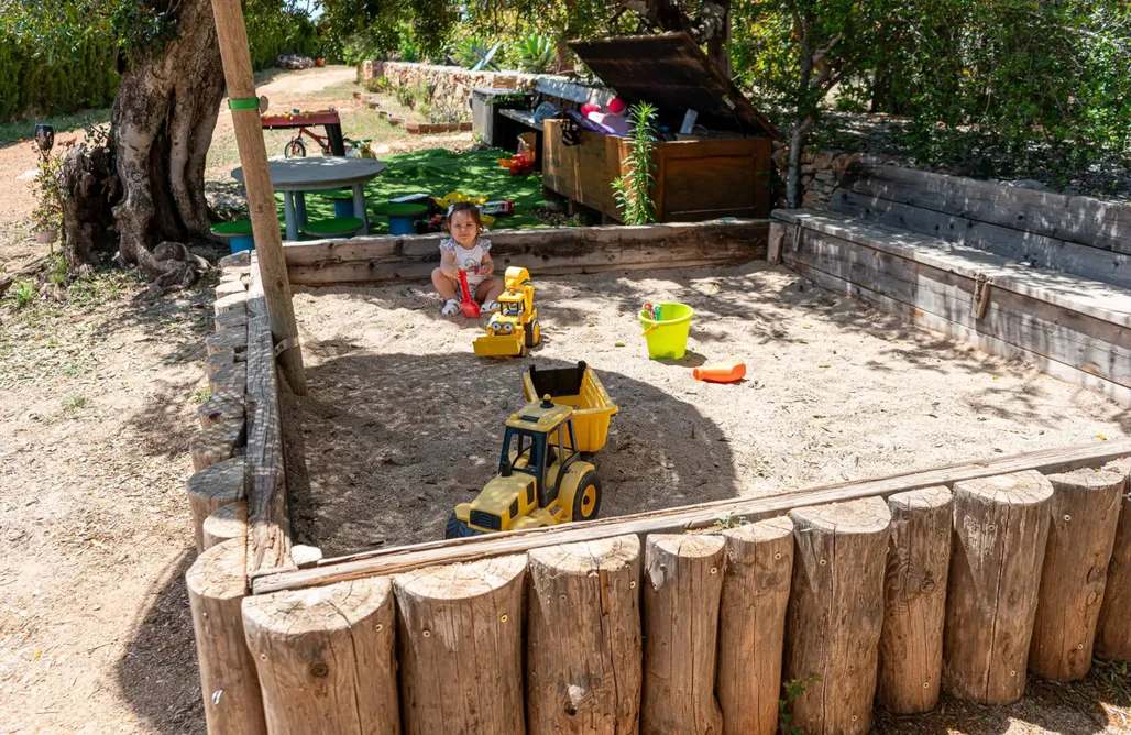 ubytovanie AlohaCamp Tierra de Arte - Casa del Árbol, Cabaña Triángulo y Carromato de Circo 1