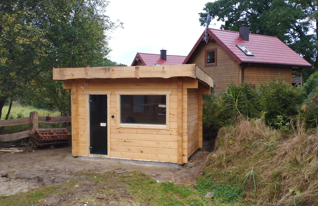 AlohaCamp Rezydencja Straszydło - Skrzydło od drzew 1