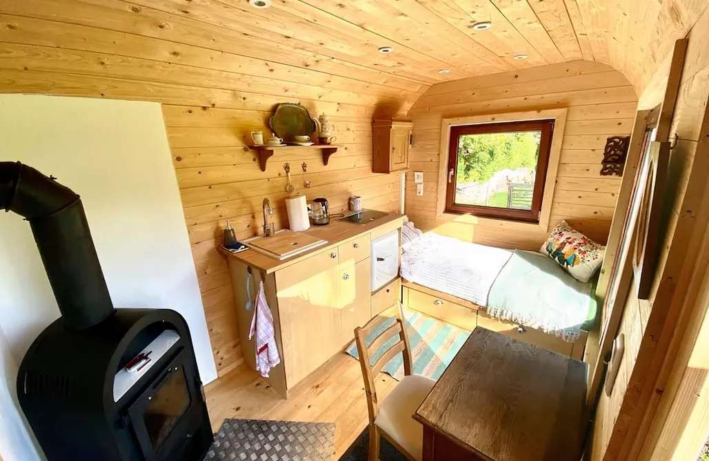 AlohaCamp Gemütlicher Bauwagen 3