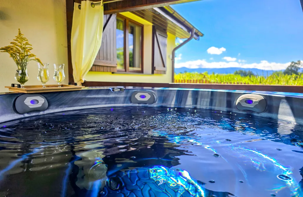 noclegi AlohaCamp Domek pod Świerkami & Jacuzzi 2