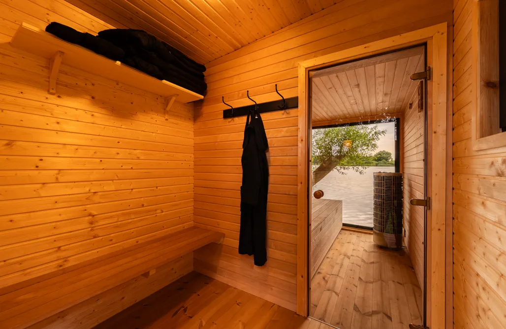 AlohaCamp accommodation Na Wodzie - Houseboat Sauna Balia  1