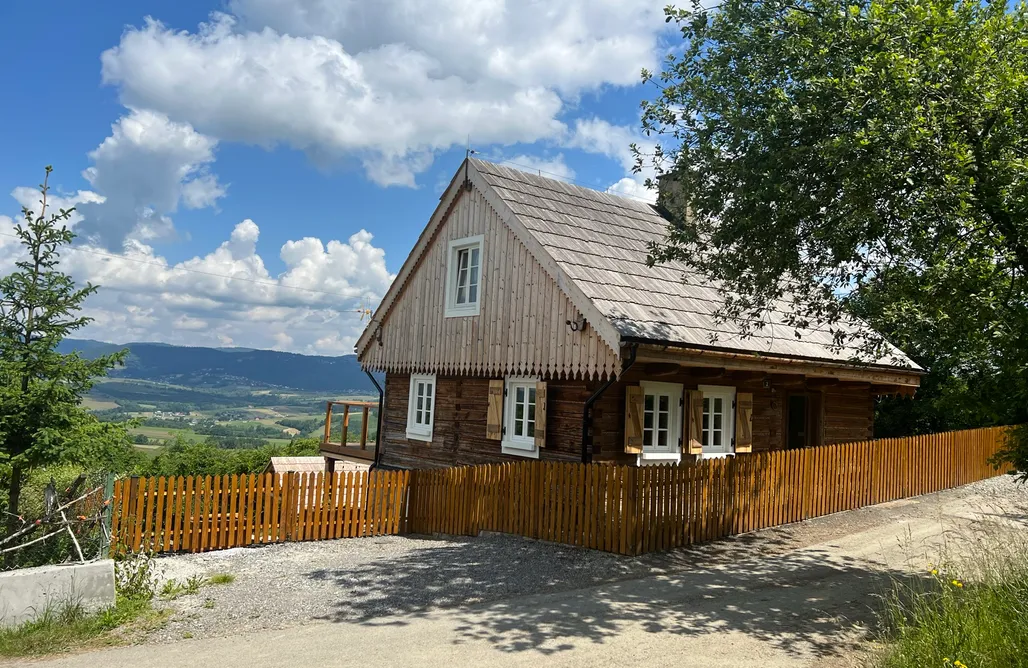 Andrychów noclegi 120 letnia Chata w Górach z Jacuzzi i Sauną 2