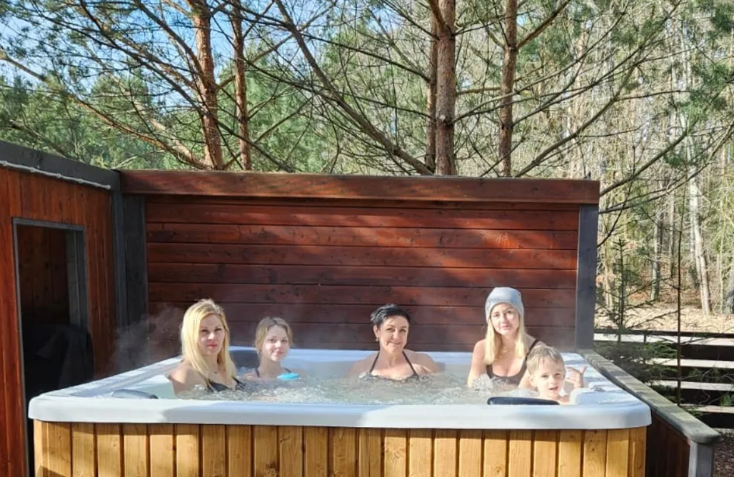 noclegi AlohaCamp The Tleń Lodge - domy całoroczne z jacuzzi  4