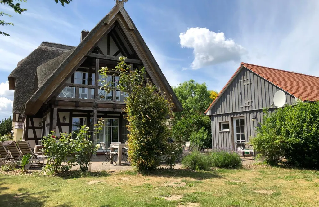 Landhaus am Achterwasser mit Bootssteg AlohaCamp