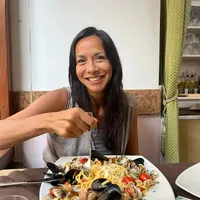 Katherine propietario Casa Cueva  Muntasal