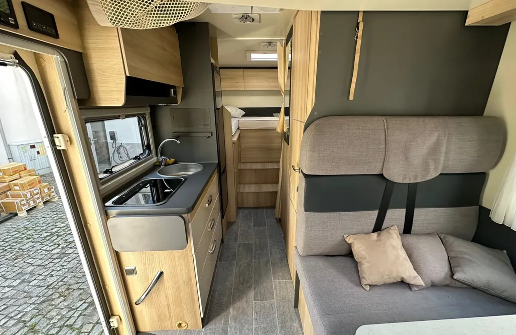 Campervan Hire Kamper Itineo 1