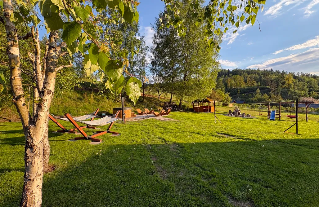 noclegi AlohaCamp Domki u OIi - strefa relaksu z balią 1