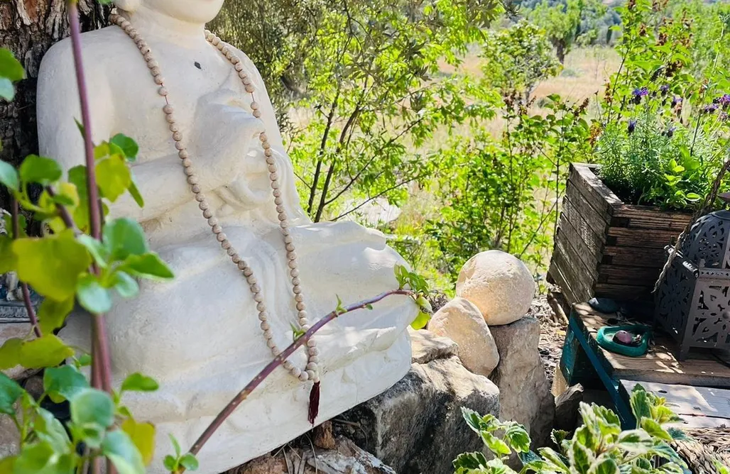 alojamientos AlohaCamp Kurkum Farm - Bell tent 1