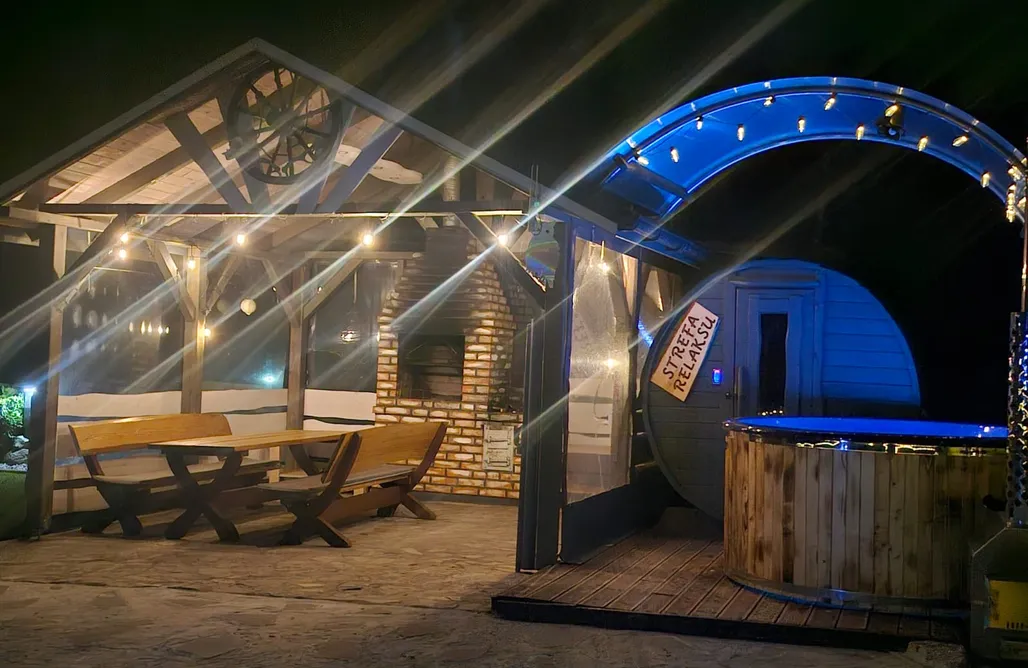 AlohaCamp Domek z balia 1