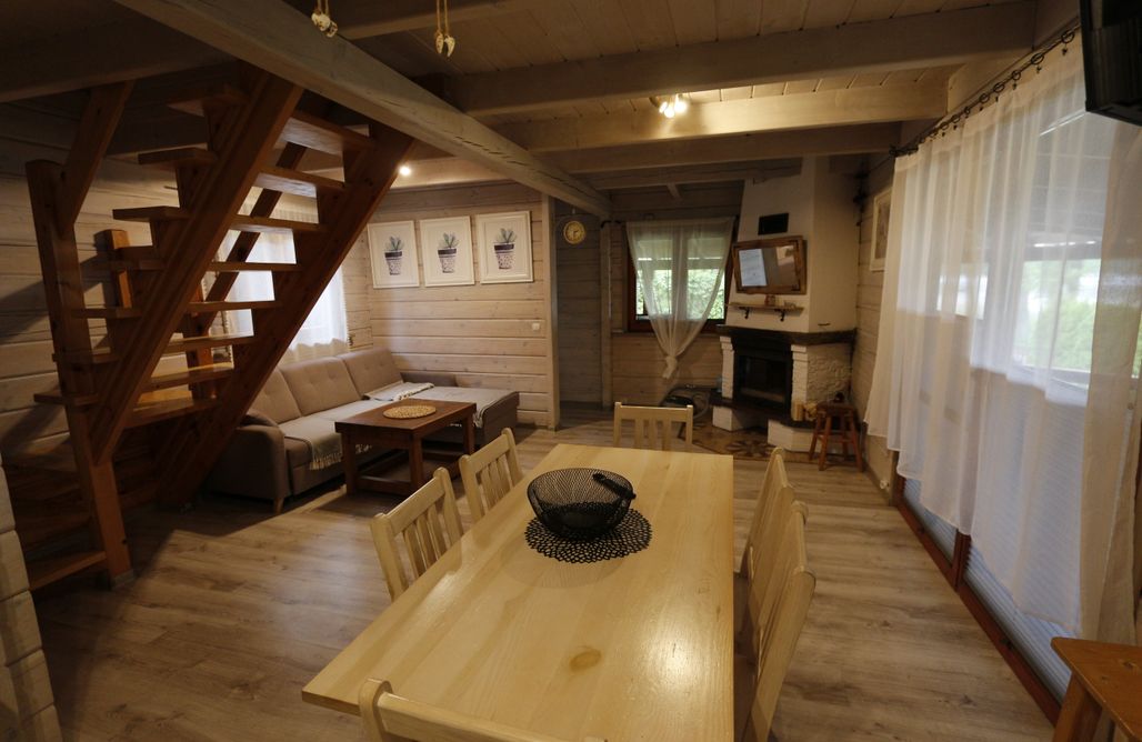 AlohaCamp accommodaties Huisje direct aan de oever van het Ołów-meer 1