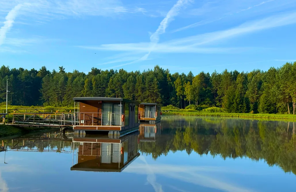 AlohaCamp Domek na wodzie 1