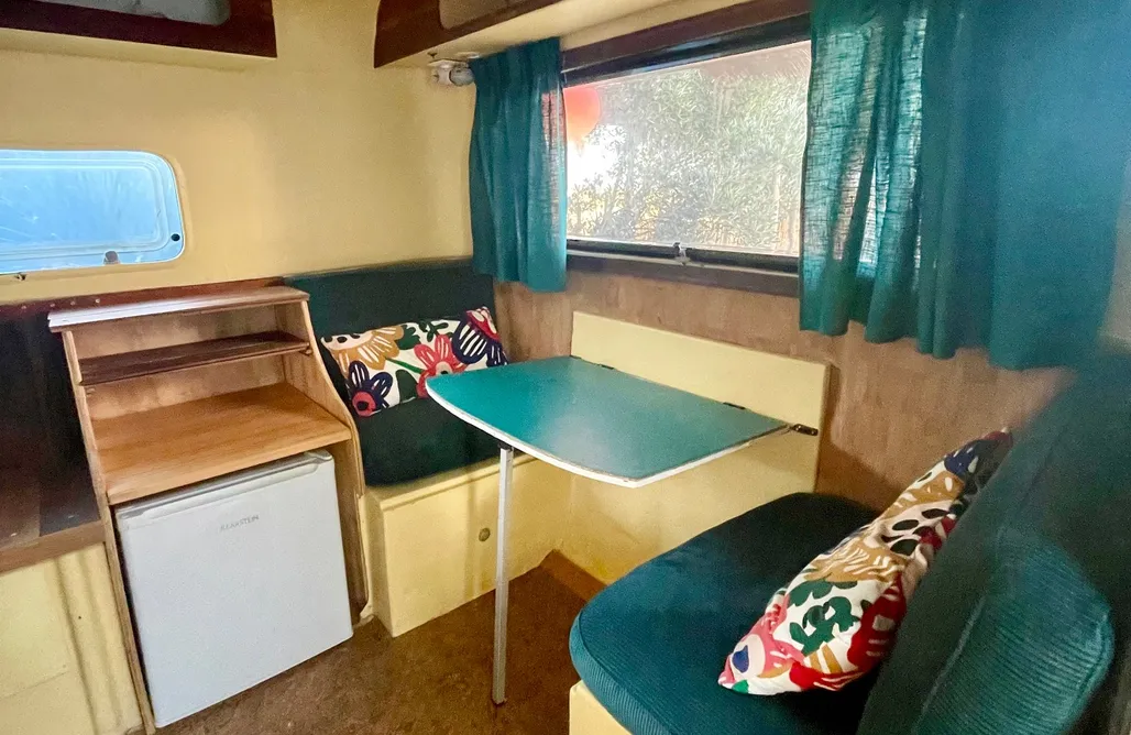 alojamientos AlohaCamp Torre Tierra - tiny house 1