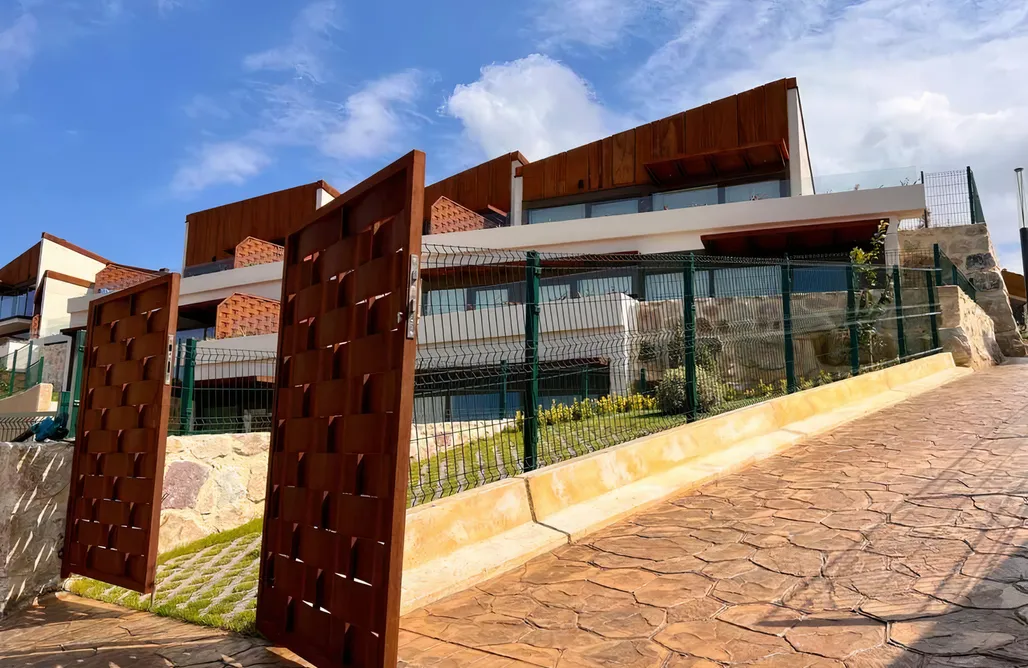 Alojamiento en Pesués Casa Las Flores del Mar 2