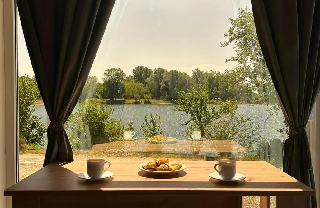 Hébergement AlohaCamp Lotus Apartment on the Lake 4