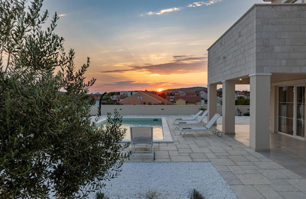 Borne noclegi Villa Royal Stone with Pool, 350m from beach 1