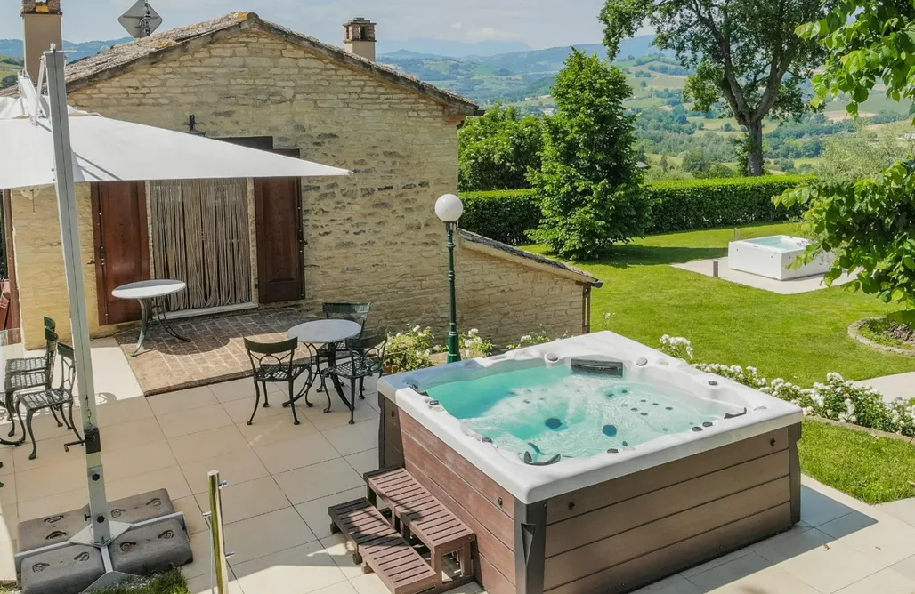 Glamping Sicilia Villa Anna heated pool two outdoor jacuzzi and sauna 2