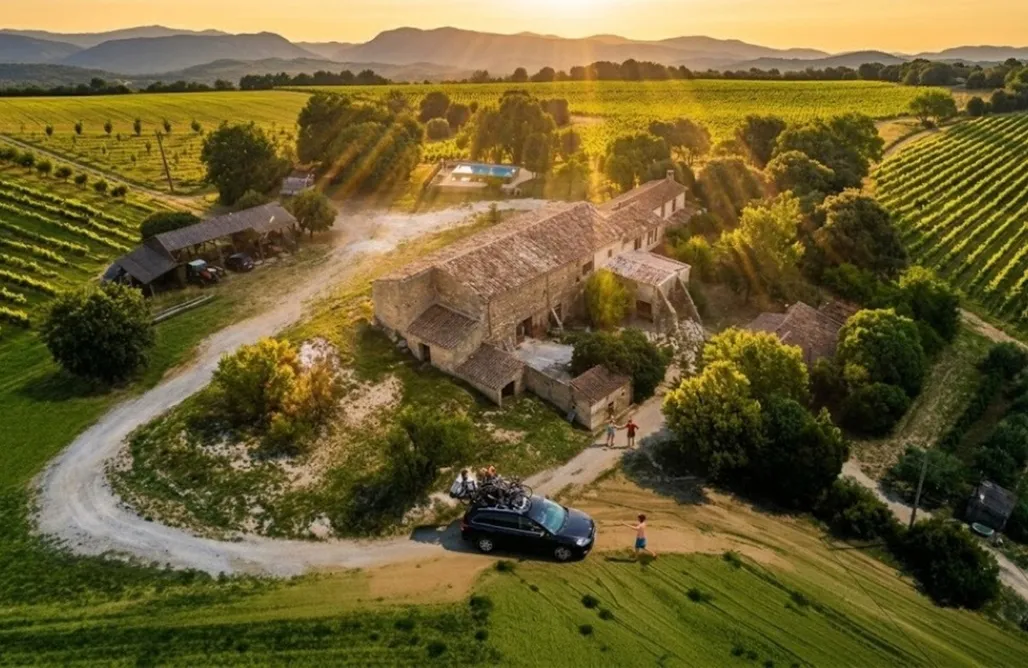 Glamping Auvergne-Rhône-Alpes Domaine Mas Camp Fourca Mas privatif en sud luberon  2