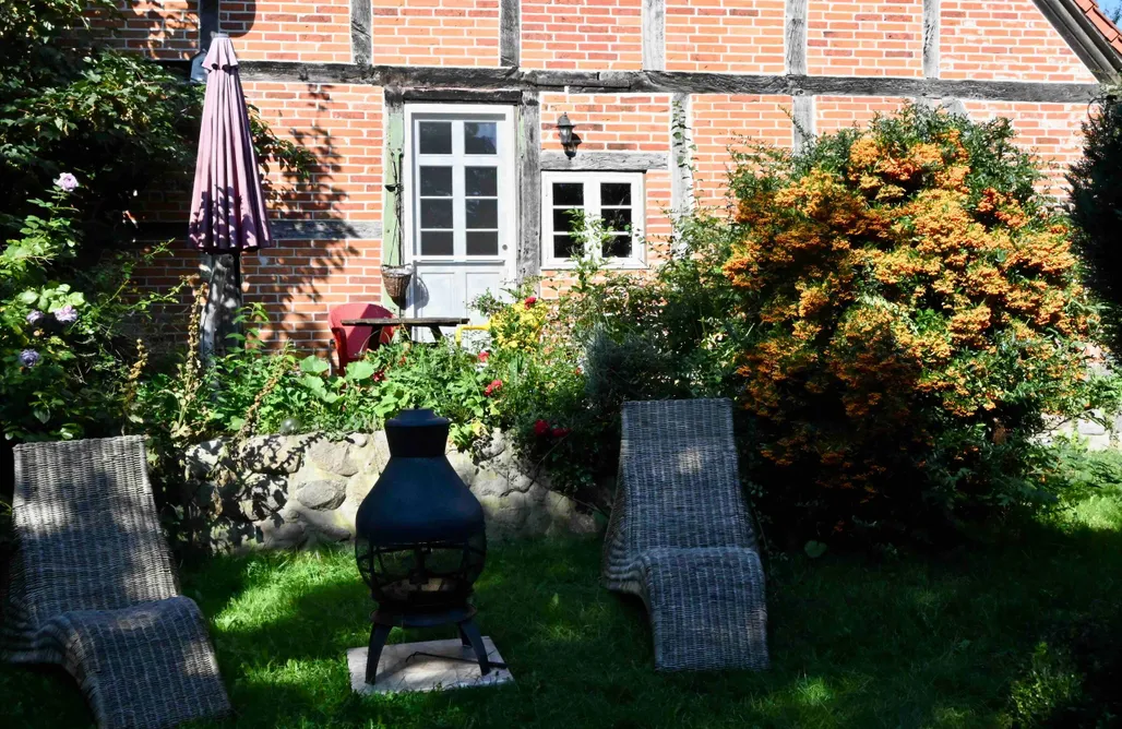 Mecklenbü mit Teich, Kamin, Sauna und Hotpott AlohaCamp