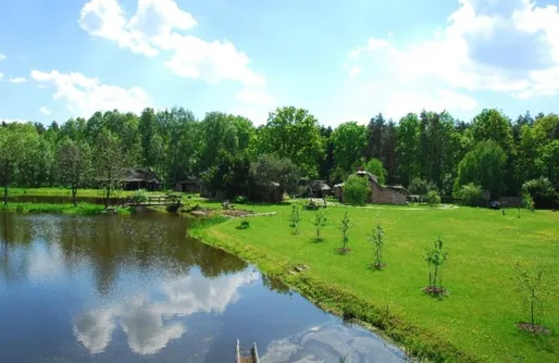 Zdjęcie obiektu Bębnikąt Osada Leśna w Puszczy Noteckiej