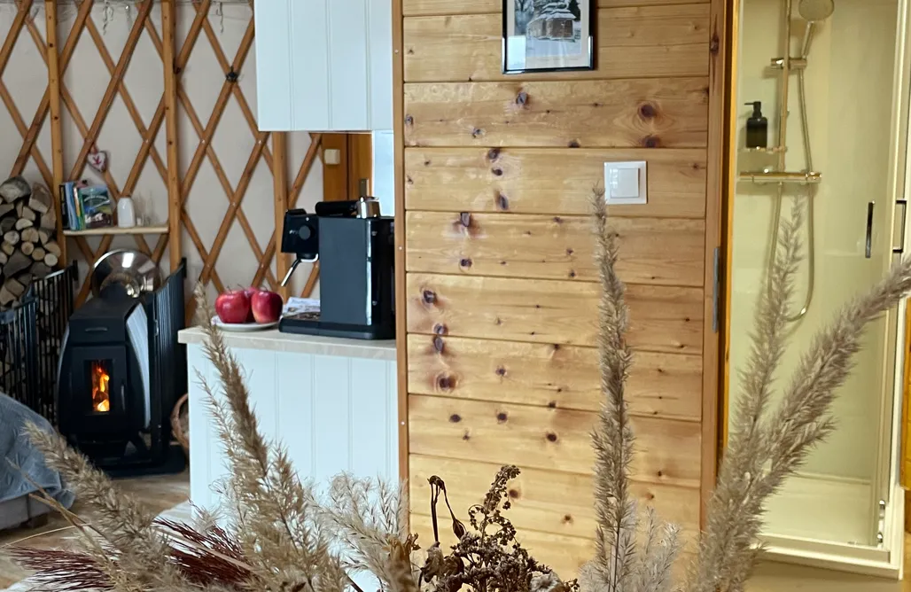 AlohaCamp accommodation Jurta w Dolinie Niedźwiadka 5