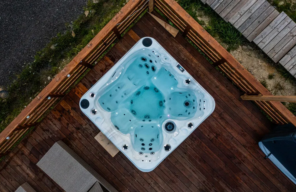 AlohaCamp Namiot PRL z elektrycznym jacuzzi 2