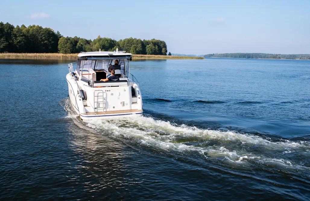 Łódź Futura 860 Houseboat - jacht motorowy bez patentu AlohaCamp