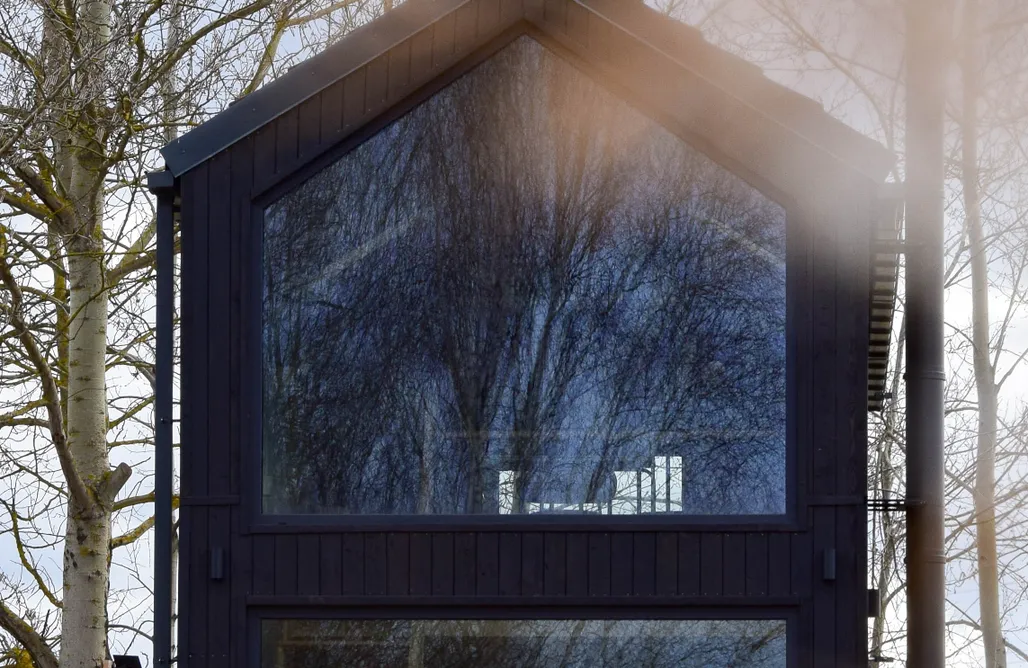 Noclegi Nad Jeziorem Drewniany domek z widokiem na jezioro 3