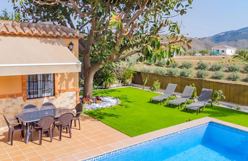 AlohaCamp accommodation  Finca River Retreat 1