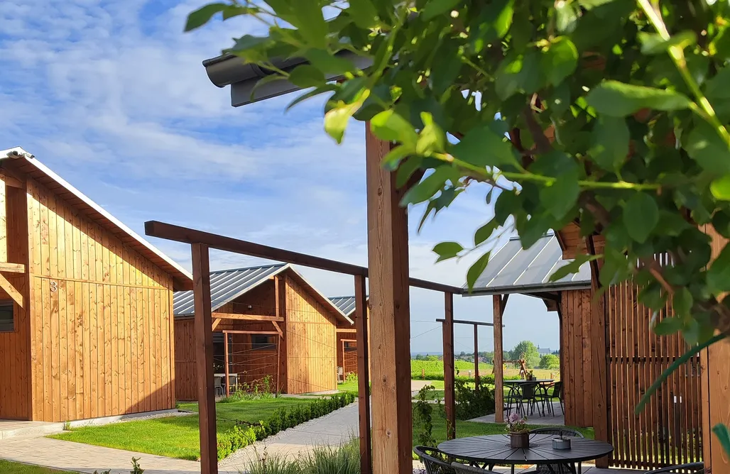 AlohaCamp accommodation Kwitnące Jabłonie. Całoroczne domki wypoczynkowe 3