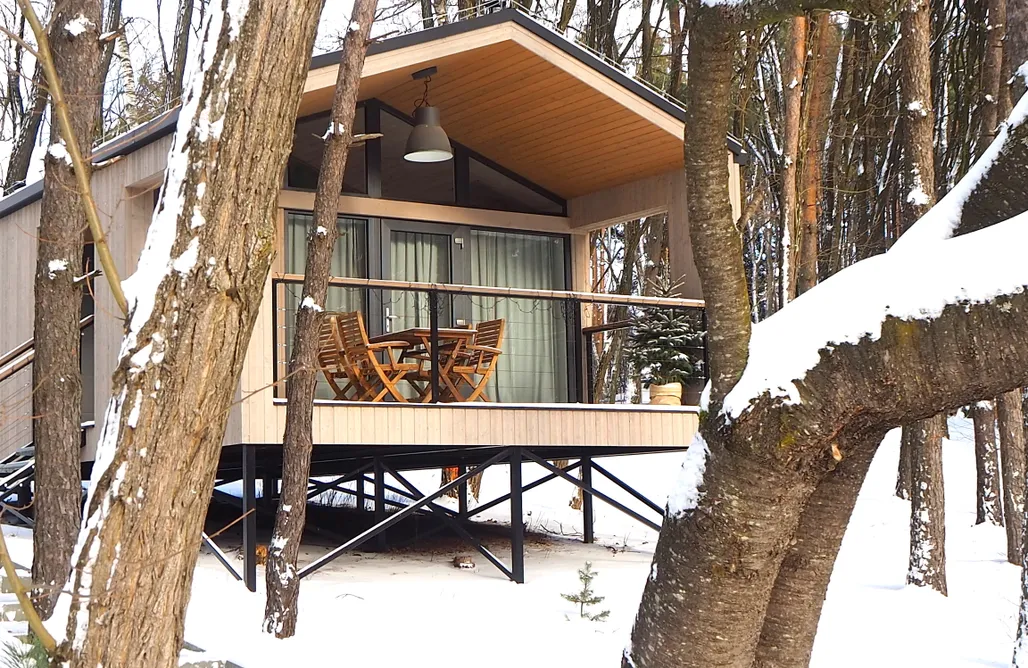 3pokoje - domek wśród drzew na Roztoczu AlohaCamp