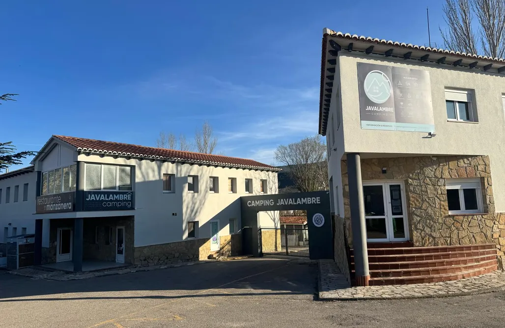 Alojamiento en Aielo de Malferit Camping Javalambre: Sitio para autocaravanas y tiendas 2