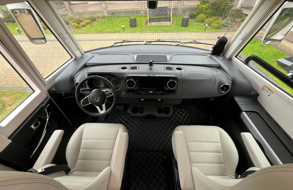 alojamientos AlohaCamp Kamper RAPIDO M96 1