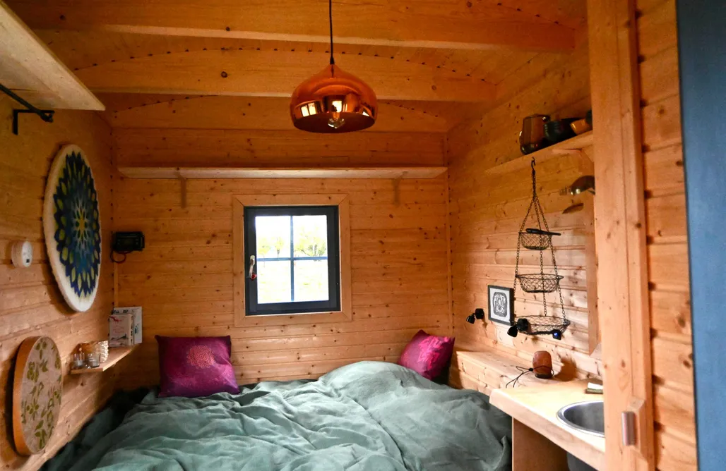 AlohaCamp Autarker Schäferwagen mit Kamin ganzjährig nutzbar 2