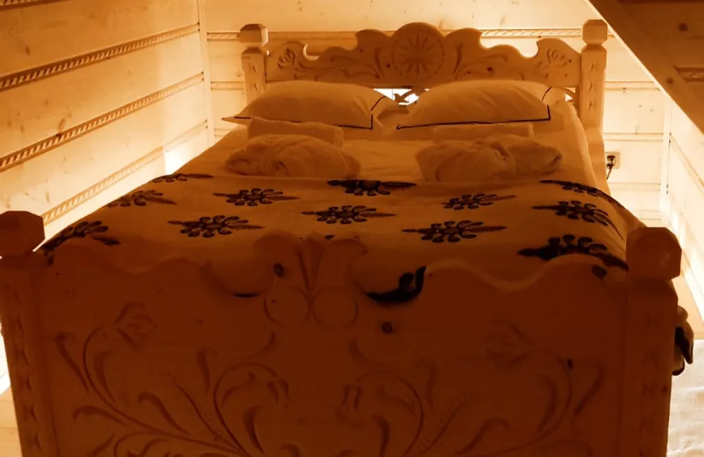 AlohaCamp Wood House II 3