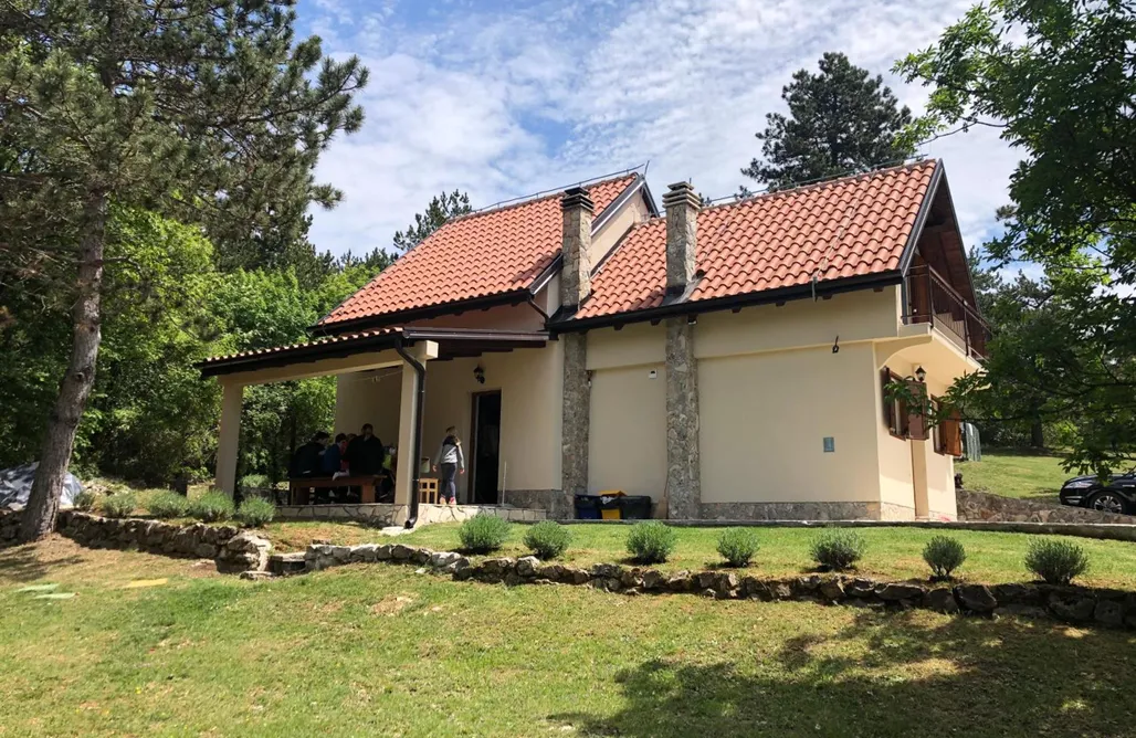 AlohaCamp accommodation 4 Seasons House 3