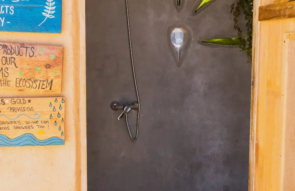 AlohaCamp accommodation Sitio para tiendas - Global Tribe Biodynamic Ecovillage. 1