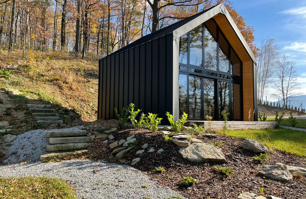 alojamientos AlohaCamp Przeszklony Domek w Marczycach  4