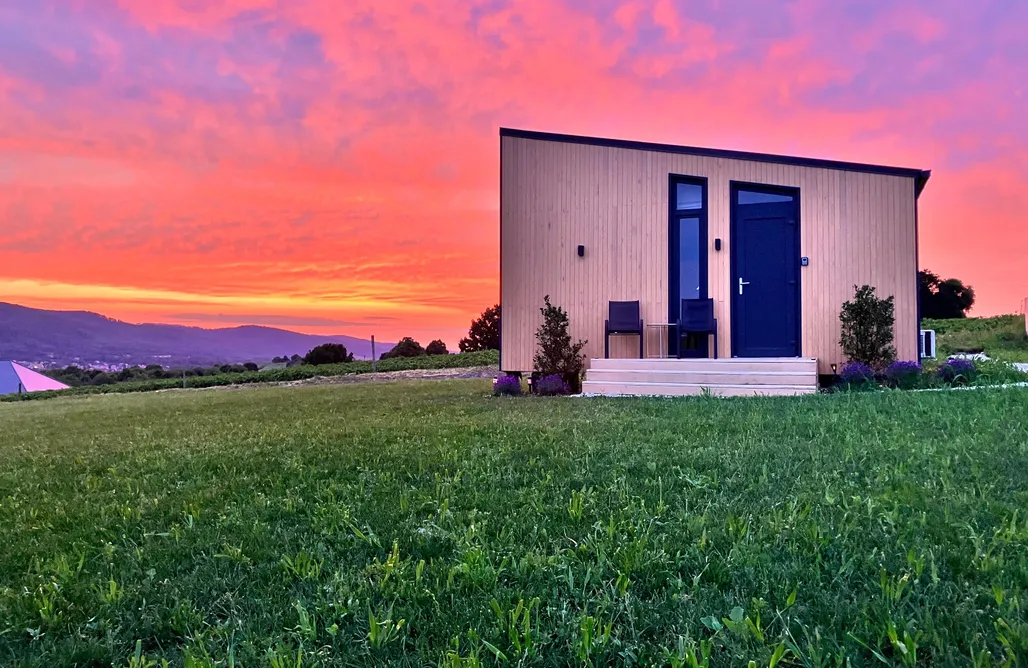 Tiny House Góry Sowie AleWidok - domek z widokiem na Góry Sowie 2