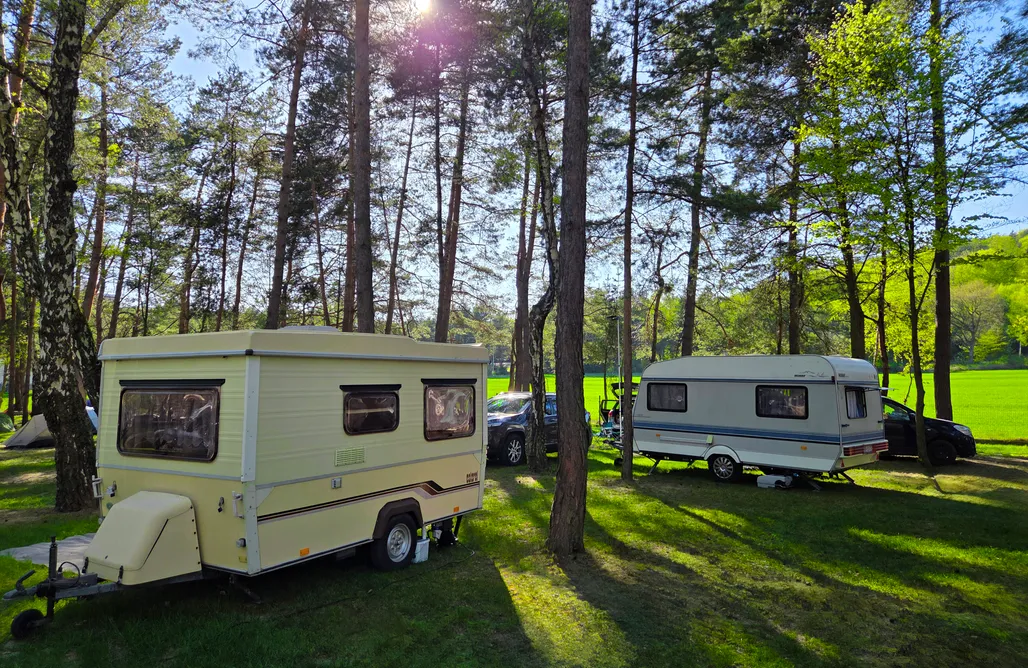 Unterkunft AlohaCamp Miejsce kamperowe i namiotowe - Osada Zborów Camp & Bed 4