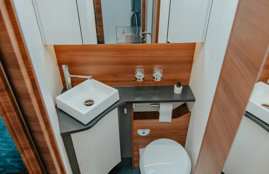AlohaCamp Kamper integra - Apartament na kołach (4 os.) 2