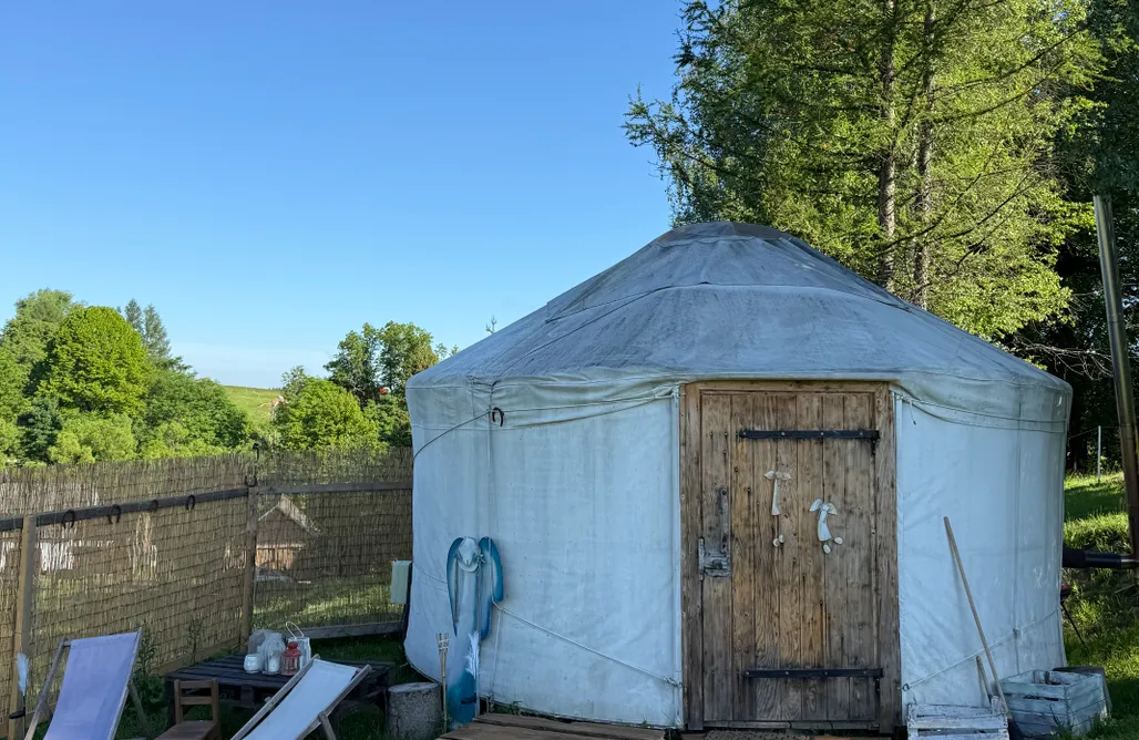 Domek Na Wynajem 🏡 Bieszczadzka jurta na pastwisku koni 1