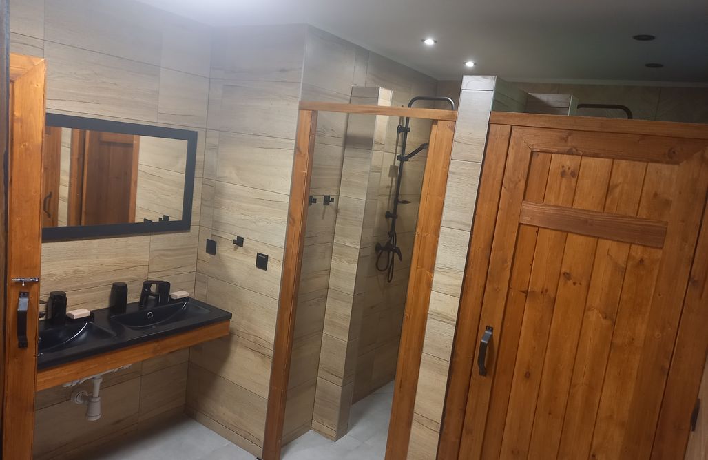 AlohaCamp Pole Biwakowe (namiot, przyczepa, kamper) 2