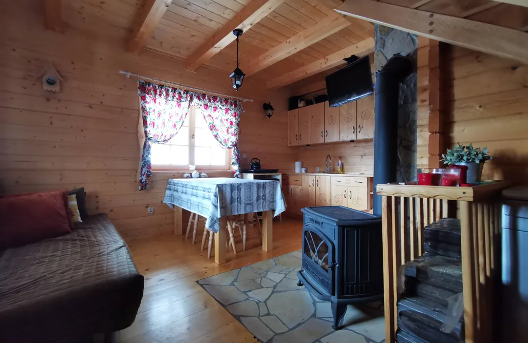 AlohaCamp Wooden Cabin 4