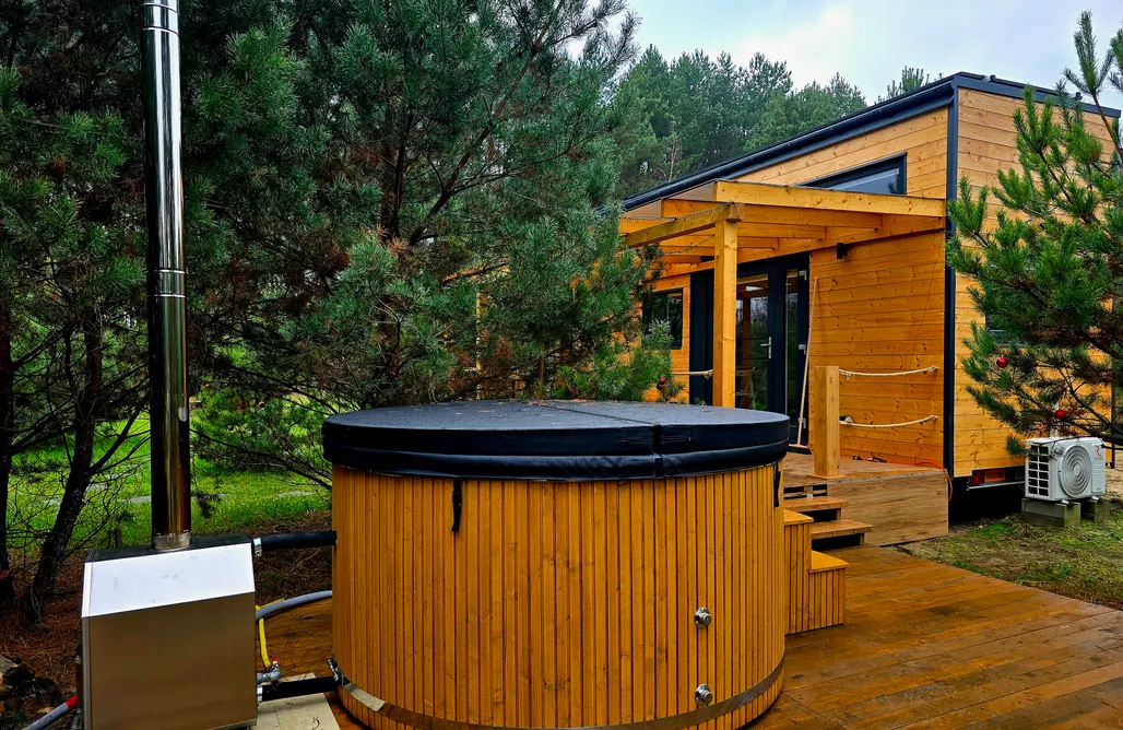Oaza Święty Spokój - Tiny House z prywatną balią i Jacuzzi przy Narwii AlohaCamp