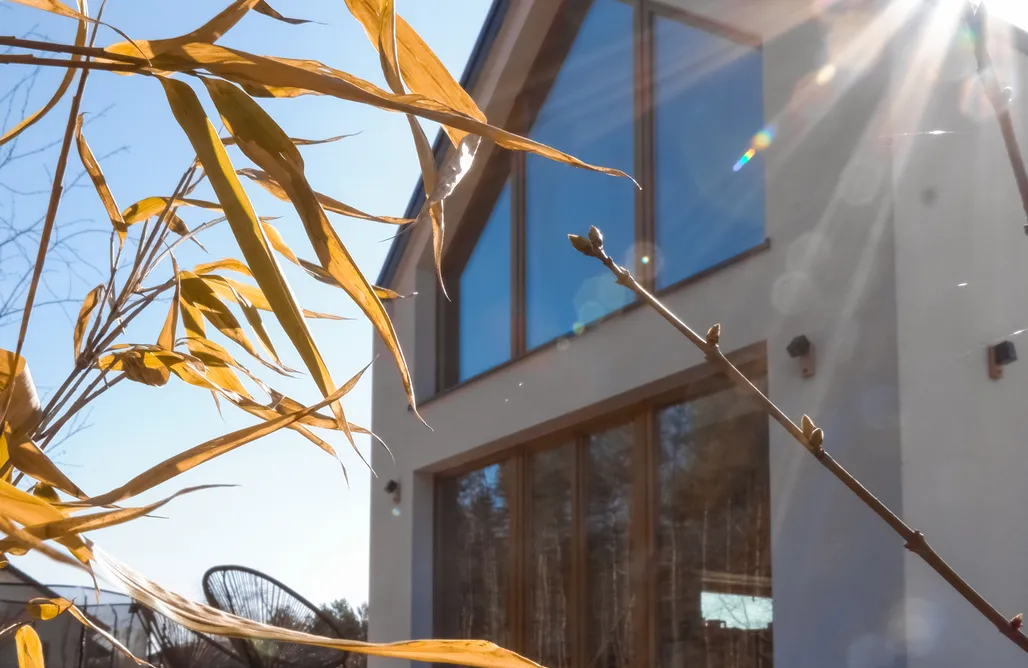 noclegi AlohaCamp Przytulny domek z kominkiem i prywatnym ogrodem pośród lasów 1