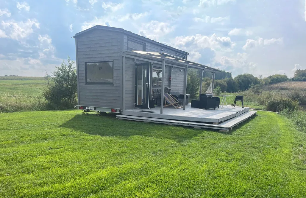 alojamientos AlohaCamp TinyHouse z tarasem nad wodą w urokliwym miejscu 1