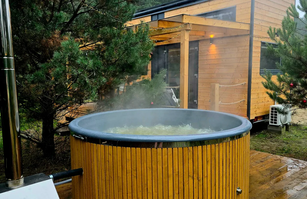 Oaza Święty Spokój - Tiny House z prywatną balią i Jacuzzi przy Narwii AlohaCamp